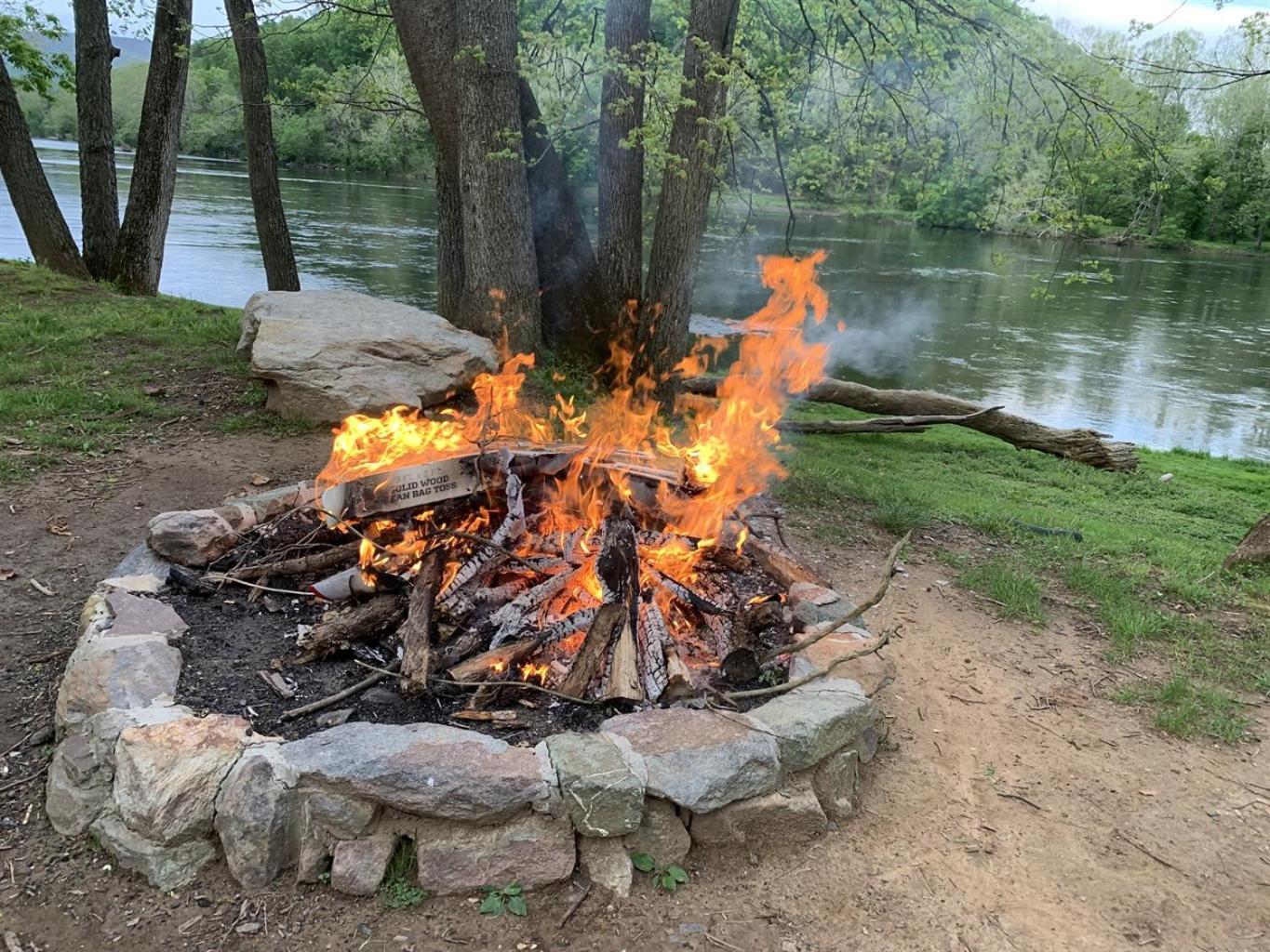 Bear Valley- Riverfront With Hot Tub! Luray Eksteriør bilde