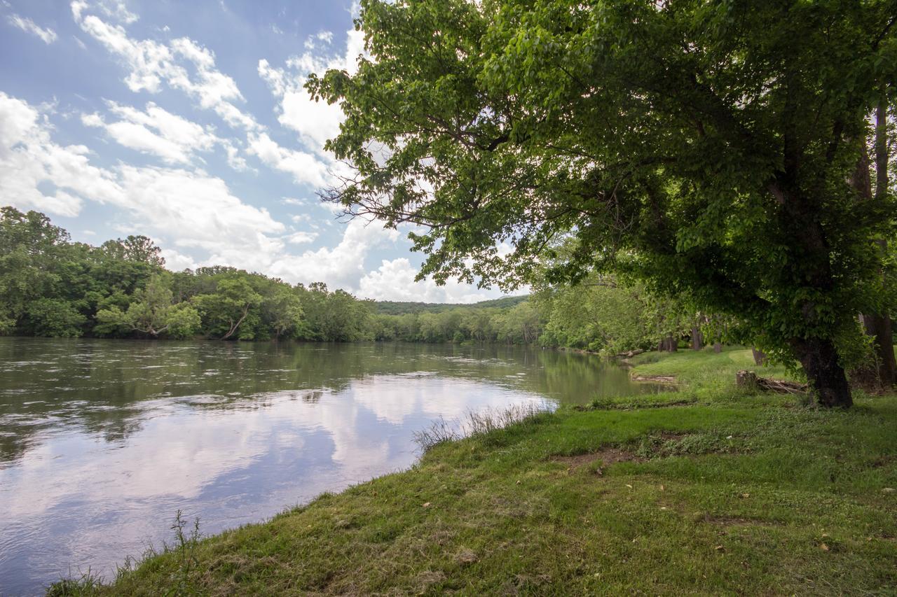 Bear Valley- Riverfront With Hot Tub! Luray Eksteriør bilde
